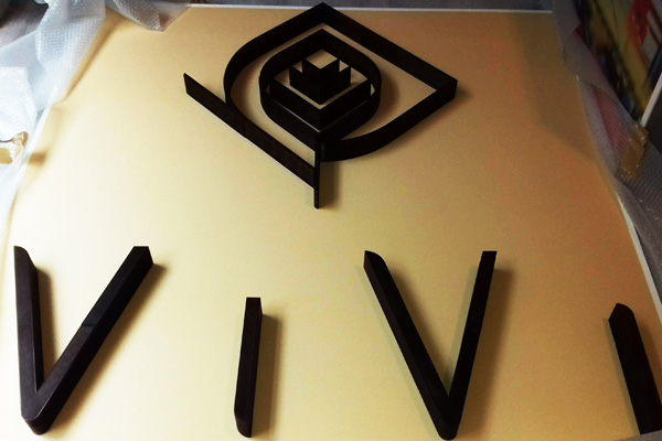 logo vivi 03_400x600